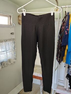 Classic Black Textured Leggings - Women